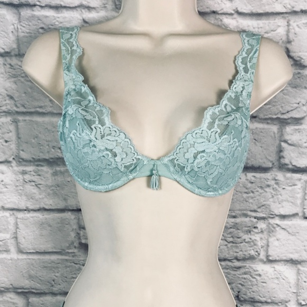 Unique Rare Victoria’s Secret Lace Tassel Bra Light Powder Blue 34B NWOT a801